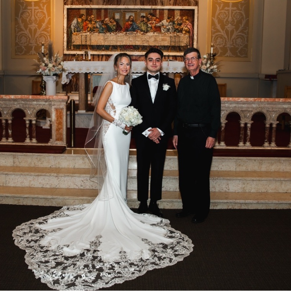Elegant White Wedding Dress